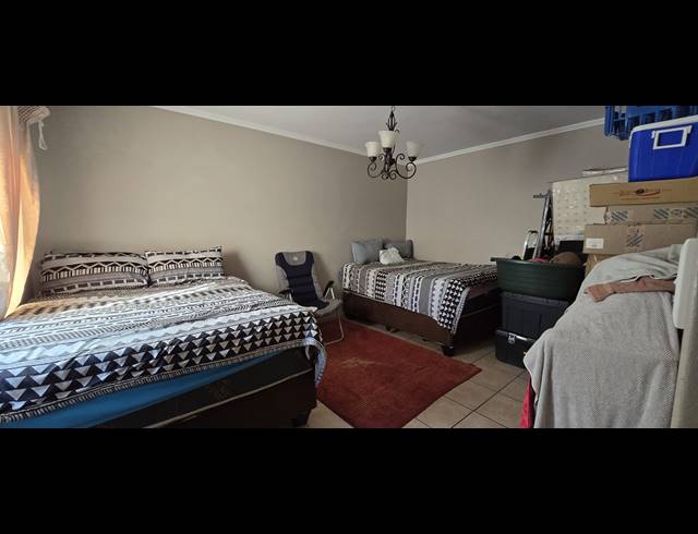 4 BEDROOM HOUSE FOR SALE IN ROOIHUISKRAAL NORTH